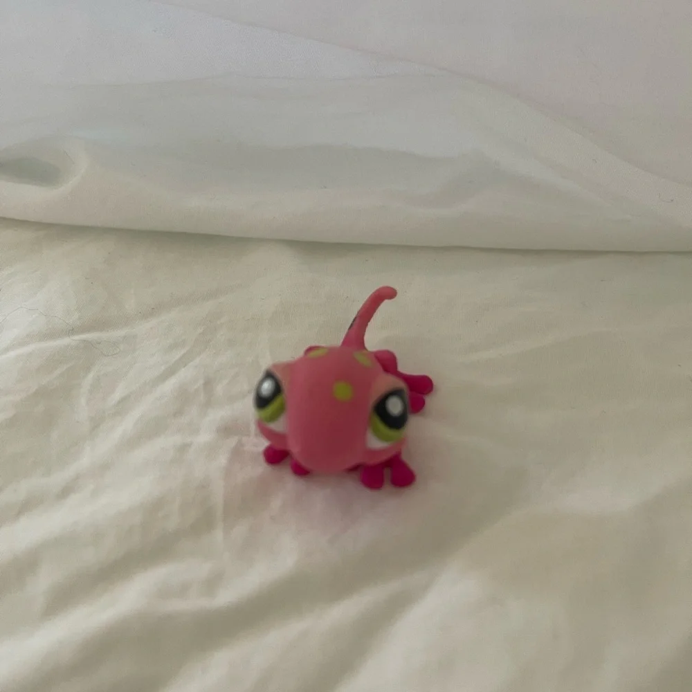 Littlest Pet Shop #1455 Pink & Green Gecko Lizard